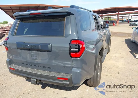 2025 Toyota 4Runner Sr5 из США, поврежденный, VIN JTEVA5AR6S5004746